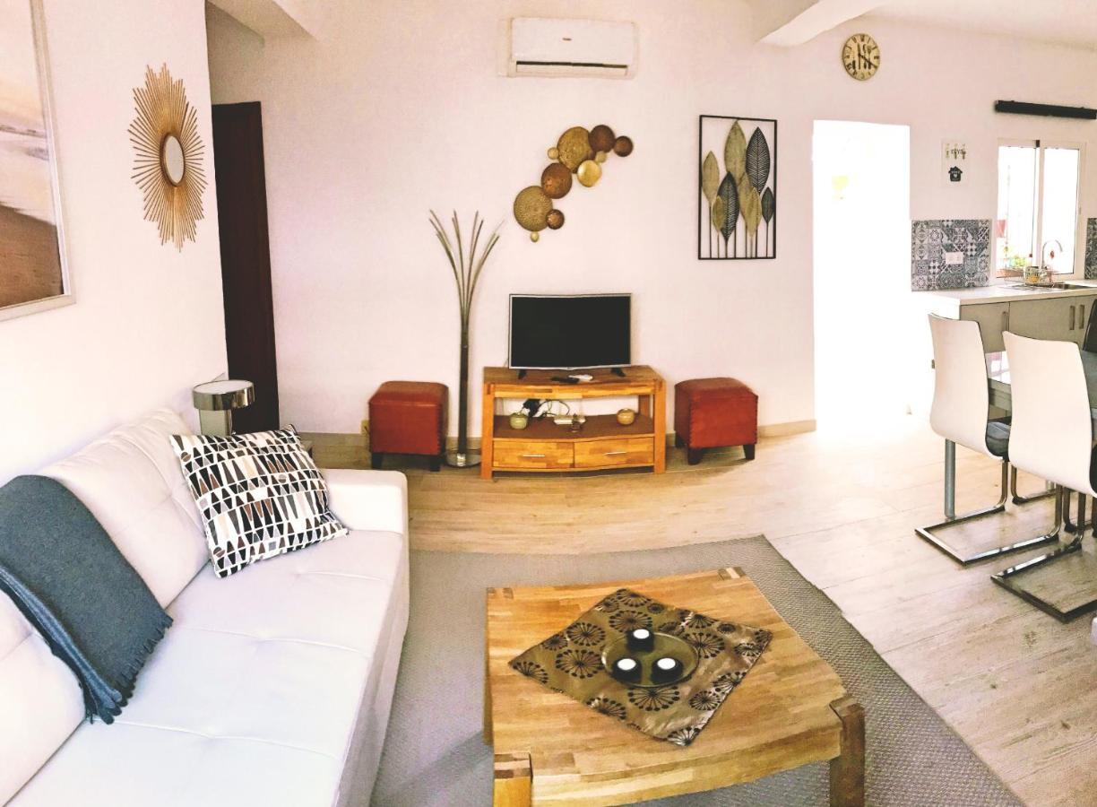 Town House With Patio In Quiet Residential Area 10 Min From Beach Torremolinos Exterior photo